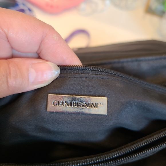 GianiBernini Tote bag/ Sz 6 height, 11 wide, 3 bottom wide - Picture 4 of 7